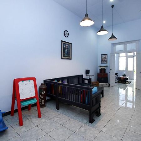 Hotel Reddoorz Near Stasiun Lawang Esterno foto